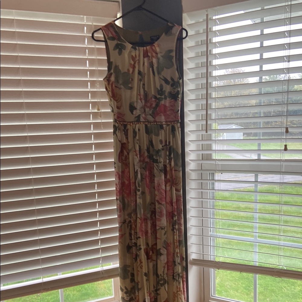 Floral Sleeveless Maxi Dress